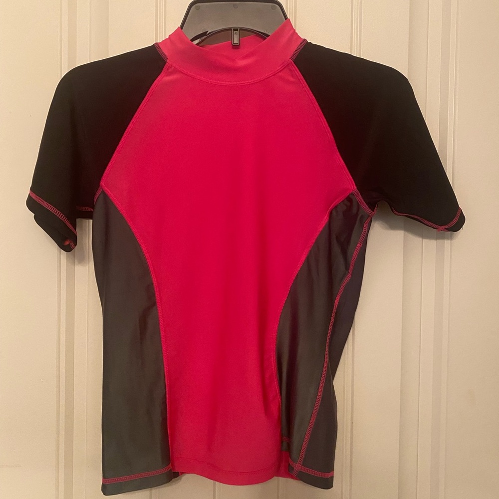 Women's Short Sleeve Athletic Tee - Black and Pink